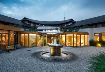 Maximus Resort has Balcony rooms