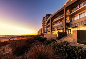 Oaks Glenelg Plaza Pier Suites has Balcony rooms