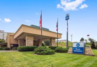 Best Western Hickory has Smoking rooms
