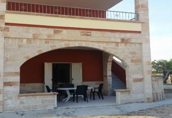 Casa Vacanza Via Lazio has Balcony rooms