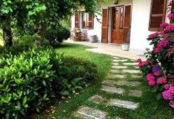 A c   r  ste allows 18 year olds to book a room