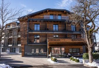 Hotel San Valier allows 18 year olds to book a room