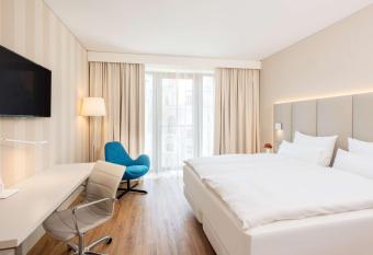 NH Leipzig Zentrum allows 18 year olds to book a room