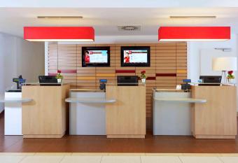 Ibis Krak  w Stare Miasto allows 18 year olds to book a room