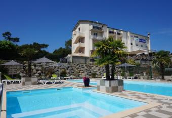 H  tel Mer et For  t has Balcony rooms