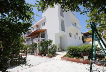 Vila Ori has Balcony rooms