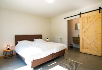 Brasserie/B&B De Pletsmolen allows 18 year olds to book a room