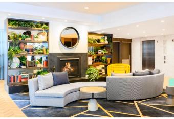 Brady Apartment Hotel Flinders Street has Balcony rooms