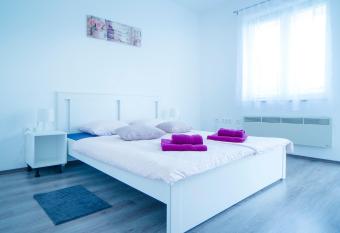 Apartman Vi  nja has Balcony rooms