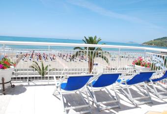 Hotel Villa Eleonora has Balcony rooms