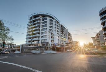 Adina Apartment Hotel Wollongong has Balcony rooms