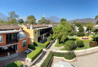 Villa Colonial has Balcony rooms