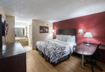 Red Roof Inn Orlando South - Florida Mall has Smoking rooms