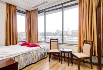 Hotel Citi Inn allows 18 year olds to book a room