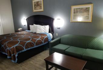 Executive Inn & Suites allows 18 year olds to book a room