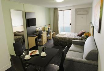 Comfort Inn & Suites Goodearth Perth has Balcony rooms