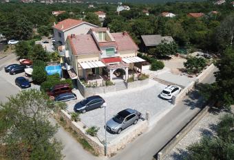 Lavanda has Balcony rooms