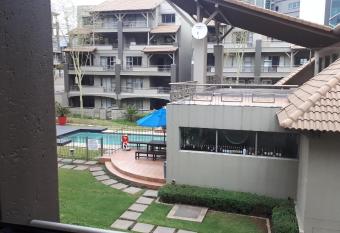 Sandton Suite: Adrian D C has Balcony rooms