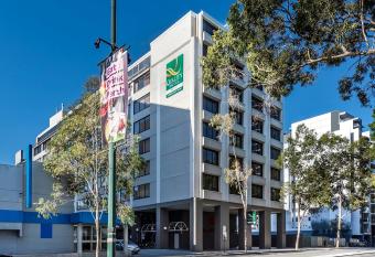 Quality Hotel Ambassador Perth allows 18 year olds to book a room