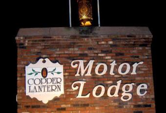 Copper Lantern Motor Lodge has Balcony rooms