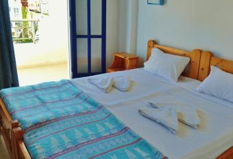 Apollonia Apartments has Balcony rooms