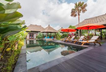 Villa Cendrawasih Ubud has rooms with a private hot tub