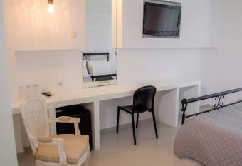 Nicolas has rooms with a private hot tub