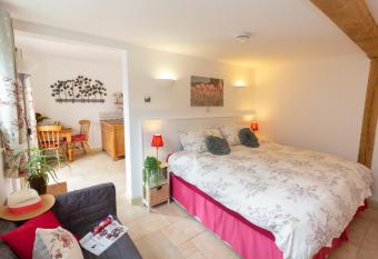 Smallicombe Farm has rooms with a private hot tub