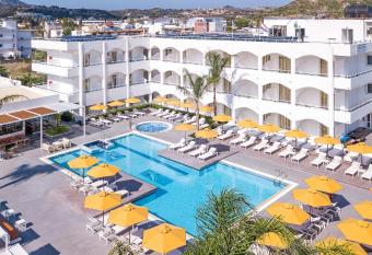 Orion Hotel has Balcony rooms