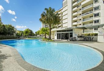 Horton Apartments has Balcony rooms