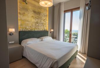 Albergo Ristorante Il Terziere has Balcony rooms