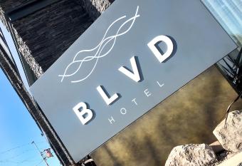 Boulevard Hotel allows 18 year olds to book a room