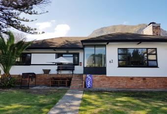 Norfolkden Beachhouse has Balcony rooms