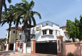 Cascade Hotel allows 18 year olds to book a room