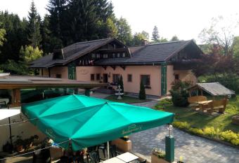 Ski&Bike Nassfeld Apartments has Balcony rooms