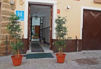 Hostal Fantoni allows 18 year olds to book a room