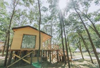 Zaga Zaga Sat allows 18 year olds to book a room