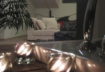 6aTo Hotel & Spa has rooms with a private hot tub