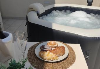 Ledwars has Balcony rooms