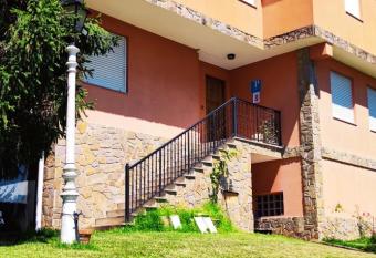 Pensi  n Nigr  n has Balcony rooms