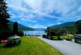 Kokanee Glacier Resort allows 18 year olds to book a room