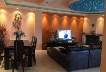   thanasiou Diakou has rooms with a private hot tub