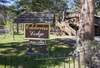 Edelweiss Lodge has Balcony rooms