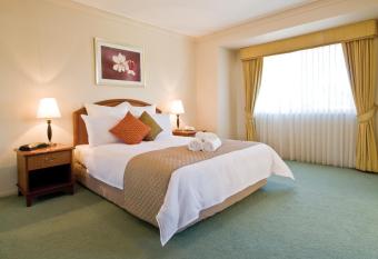 Royal Woods Resort has rooms with a private hot tub