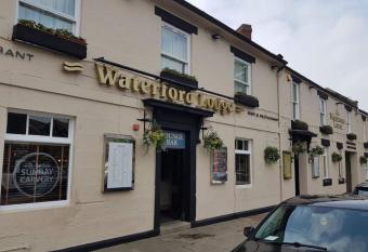 Waterford Lodge Hotel allows 18 year olds to book a room