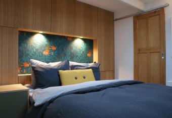 Sommarhus allows 18 year olds to book a room