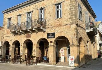 Xenias Rooms Apartments has Balcony rooms