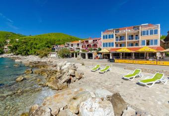 Riva1 Apartments and Rooms has Balcony rooms