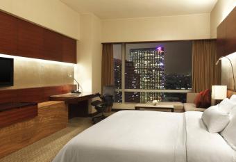 The Westin Guangzhou has rooms with a private hot tub