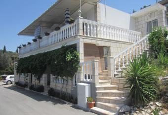 Apartments Morgen has Balcony rooms